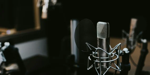 Microfone USB ou Interface de Áudio: Qual Faz Mais Sentido para Gravar Instrumentos?